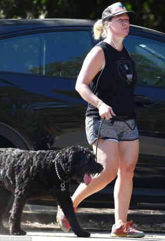 Jennie Garth: Αγνώριστη η Kelly από το Beverly Hills Jennie Garth: Αγνώριστη η Kelly από το Beverly Hills