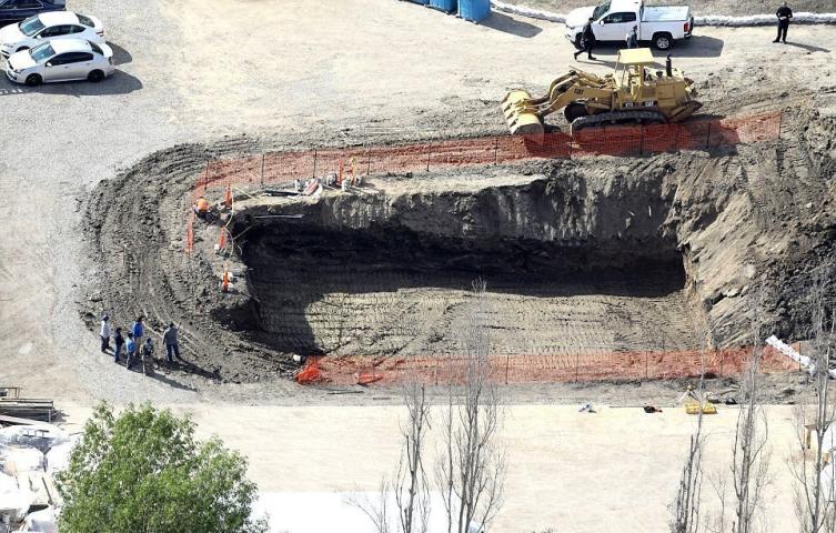 Η πισίνα του νέου σπιτιού της Kim Kardashian δεν είναι ακριβώς αυτό που περίμενες Η πισίνα του νέου σπιτιού της Kim Kardashian δεν είναι ακριβώς αυτό που περίμενες