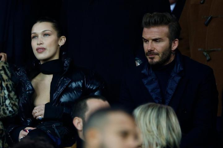 Ο φακός συνέλαβε τον David Beckham να φλερτάρει την Bella Hadid Ο φακός συνέλαβε τον David Beckham να φλερτάρει την Bella Hadid
