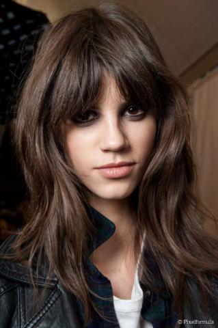 8 χτενίσματα που θα σε πείσουν να κόψεις αφέλειες 8 χτενίσματα που θα σε πείσουν να κόψεις αφέλειες