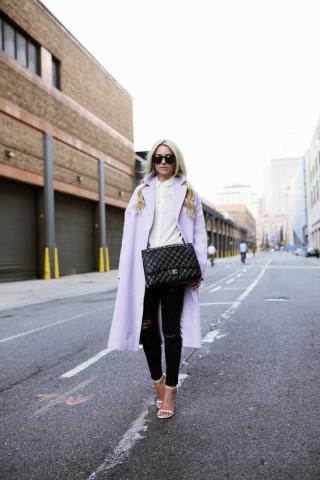 Δες πρώτη την απόχρωση που κερδίζει έδαφος στην ανοιξιάτικη γκαρνταρόμπα Δες πρώτη την απόχρωση που κερδίζει έδαφος στην ανοιξιάτικη γκαρνταρόμπα