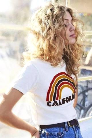 6 χτενίσματα που θα σε κάνουν να ευγνωμονείς τα σγουρά μαλλιά σου 6 χτενίσματα που θα σε κάνουν να ευγνωμονείς τα σγουρά μαλλιά σου