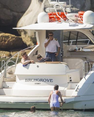 Go Selena Go! Η αποστομωτική δήλωση για την ουλή της από την μεταμόσχευση νεφρού Go Selena Go! Η αποστομωτική δήλωση για την ουλή της από την μεταμόσχευση νεφρού