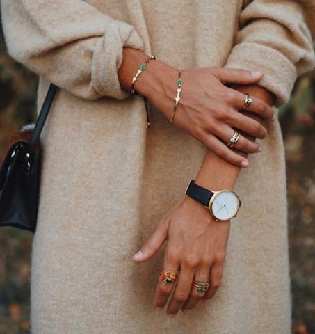 Τα 2 χρώματα στο μανικιούρ, ιδανικά για σένα που σ’ αρέσει να φοράς πολλά δαχτυλίδια Τα 2 χρώματα στο μανικιούρ, ιδανικά για σένα που σ’ αρέσει να φοράς πολλά δαχτυλίδια