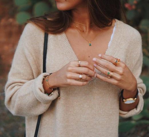 Τα 2 χρώματα στο μανικιούρ, ιδανικά για σένα που σ’ αρέσει να φοράς πολλά δαχτυλίδια Τα 2 χρώματα στο μανικιούρ, ιδανικά για σένα που σ’ αρέσει να φοράς πολλά δαχτυλίδια