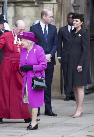 Γιατί στην πασχαλινή λειτουργία δεν κέρδισε τα βλέμματα η Kate Middleton αλλά η πριγκίπισσα Ευγενία; Γιατί στην πασχαλινή λειτουργία δεν κέρδισε τα βλέμματα η Kate Middleton αλλά η πριγκίπισσα Ευγενία;