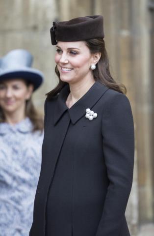 Γιατί στην πασχαλινή λειτουργία δεν κέρδισε τα βλέμματα η Kate Middleton αλλά η πριγκίπισσα Ευγενία; Γιατί στην πασχαλινή λειτουργία δεν κέρδισε τα βλέμματα η Kate Middleton αλλά η πριγκίπισσα Ευγενία;