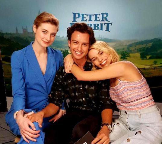 Margot Robbie: Ο μικρός της αδερφός τη συναγωνίζεται άνετα σε γοητεία Margot Robbie: Ο μικρός της αδερφός τη συναγωνίζεται άνετα σε γοητεία