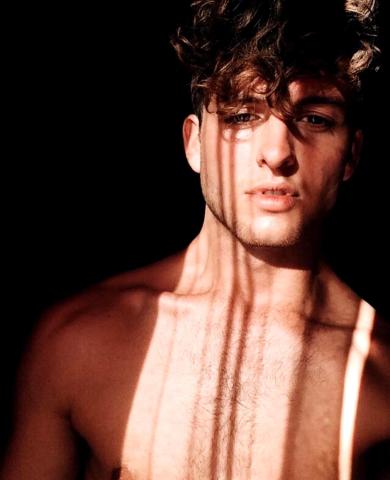 Margot Robbie: Ο μικρός της αδερφός τη συναγωνίζεται άνετα σε γοητεία Margot Robbie: Ο μικρός της αδερφός τη συναγωνίζεται άνετα σε γοητεία