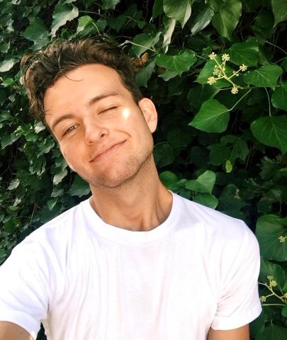 Margot Robbie: Ο μικρός της αδερφός τη συναγωνίζεται άνετα σε γοητεία Margot Robbie: Ο μικρός της αδερφός τη συναγωνίζεται άνετα σε γοητεία