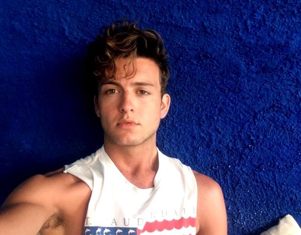 Margot Robbie: Ο μικρός της αδερφός τη συναγωνίζεται άνετα σε γοητεία Margot Robbie: Ο μικρός της αδερφός τη συναγωνίζεται άνετα σε γοητεία