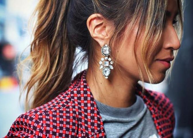 Τα νέα σκουλαρίκια είναι glamorous και πιο εντυπωσιακά από ποτέ Τα νέα σκουλαρίκια είναι glamorous και πιο εντυπωσιακά από ποτέ