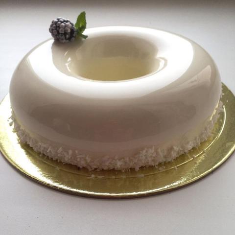 Mirror Cakes: Η επόμενη τάση στα birthday cakes Mirror Cakes: Η επόμενη τάση στα birthday cakes