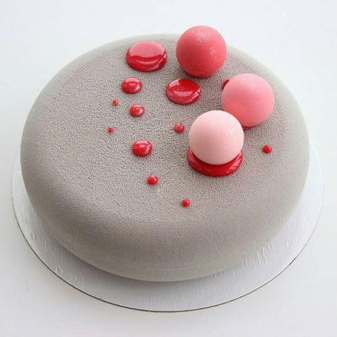 Mirror Cakes: Η επόμενη τάση στα birthday cakes Mirror Cakes: Η επόμενη τάση στα birthday cakes