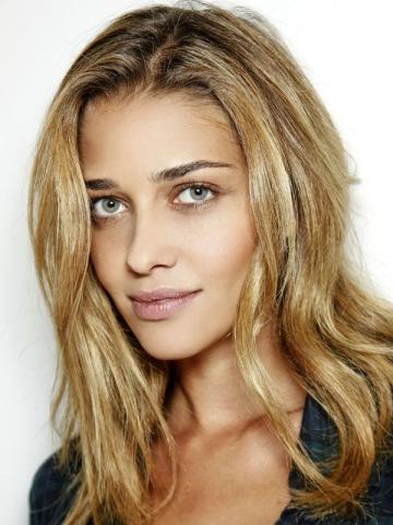 Τα highlights είναι το βασικό συστατικό για υπέροχα ξανθά μαλλιά Τα highlights είναι το βασικό συστατικό για υπέροχα ξανθά μαλλιά