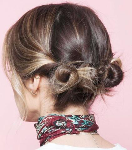 Macaron buns: Το hair trend που αγαπούν οι Γαλλίδες Macaron buns: Το hair trend που αγαπούν οι Γαλλίδες