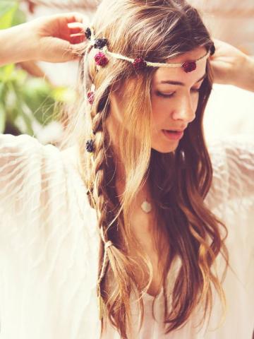 Boho hairstyle για ένα ανέμελο, καλοκαιρινό look Boho hairstyle για ένα ανέμελο, καλοκαιρινό look