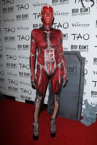 Η Heidi Klum ξέρει τι σημαίνει Halloween και μας αφήνει άφωνους Η Heidi Klum ξέρει τι σημαίνει Halloween και μας αφήνει άφωνους