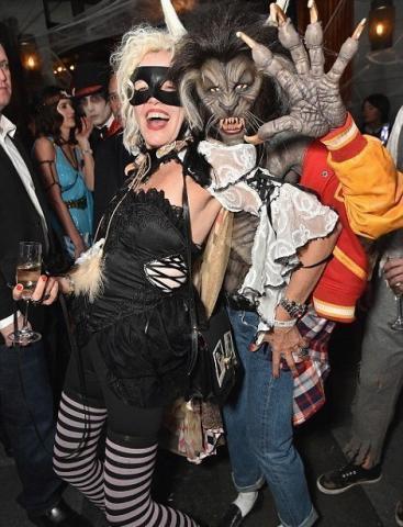 Η Heidi Klum ξέρει τι σημαίνει Halloween και μας αφήνει άφωνους Η Heidi Klum ξέρει τι σημαίνει Halloween και μας αφήνει άφωνους