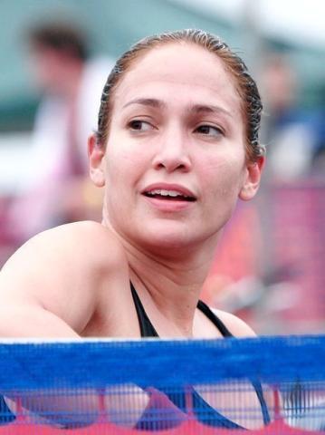 Jennifer Lopez: 10 φορές που τόλμησε να φωτογραφηθεί εντελώς αμακιγιάριστη Jennifer Lopez: 10 φορές που τόλμησε να φωτογραφηθεί εντελώς αμακιγιάριστη