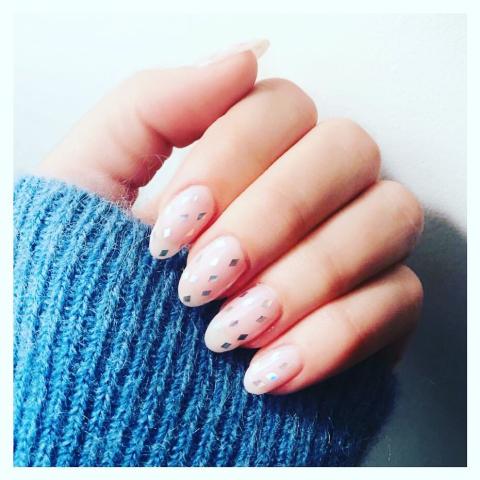Nail inspo: 6 nail arts που ξεχωρίσαμε και θα σου φτιάξουν τη διάθεση Nail inspo: 6 nail arts που ξεχωρίσαμε και θα σου φτιάξουν τη διάθεση