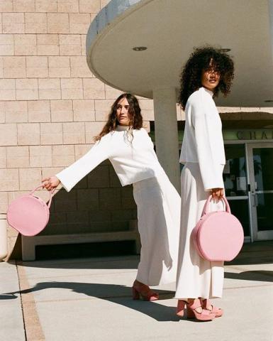 Αυτή είναι η νέα τσάντα εμμονή που θα κρατήσεις το 2018 Αυτή είναι η νέα τσάντα εμμονή που θα κρατήσεις το 2018