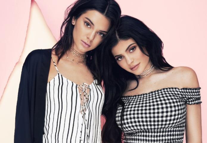 Γιατί οι αδερφές Kardashians ανέβασαν φωτογραφία της Φουρέιρα στον λογαριασμό τους; Γιατί οι αδερφές Kardashians ανέβασαν φωτογραφία της Φουρέιρα στον λογαριασμό τους;