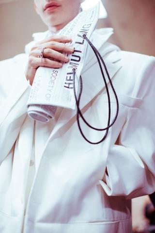 Μάθατε τα νέα; Αυτό το print από τα 90s κάνει come back αλλά δεν τρελαθήκαμε... Μάθατε τα νέα; Αυτό το print από τα 90s κάνει come back αλλά δεν τρελαθήκαμε...