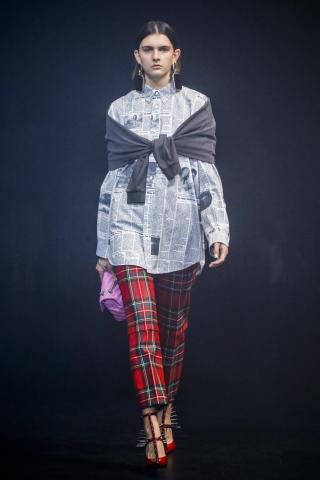 Μάθατε τα νέα; Αυτό το print από τα 90s κάνει come back αλλά δεν τρελαθήκαμε... Μάθατε τα νέα; Αυτό το print από τα 90s κάνει come back αλλά δεν τρελαθήκαμε...