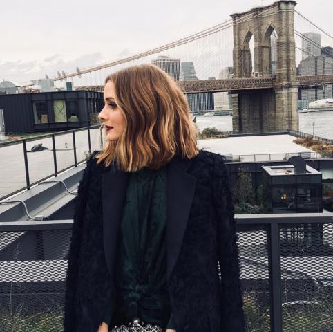 Η Olivia Palermo επαναπροσδιορίζει το μακρύ καρέ και θα γίνει το αγαπημένο σου την άνοιξη Η Olivia Palermo επαναπροσδιορίζει το μακρύ καρέ και θα γίνει το αγαπημένο σου την άνοιξη