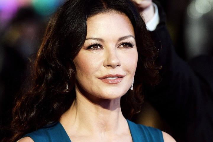 Catherine Zeta-Jones: Θα την αναγνώριζες χωρίς ίχνος μακιγιάζ; Catherine Zeta-Jones: Θα την αναγνώριζες χωρίς ίχνος μακιγιάζ;