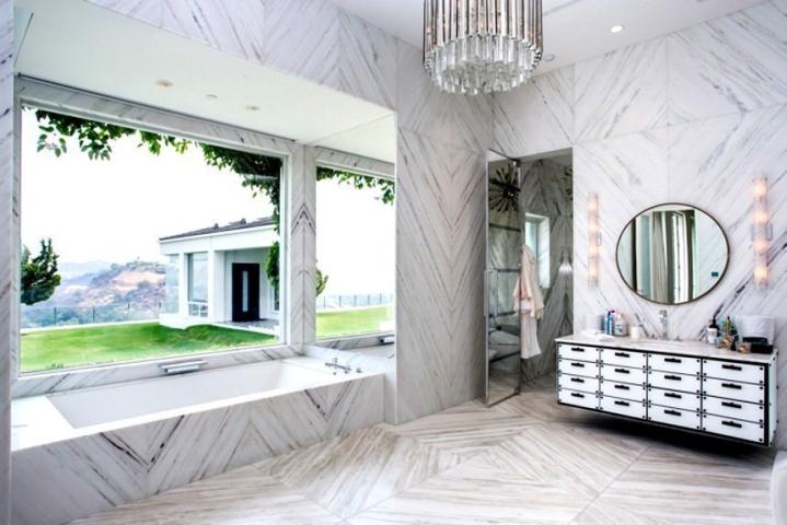 Η εκκεντρική βίλα που πουλά η Gwen Stefani στο Beverly Hills έχει μέχρι και… κοτέτσι! Η εκκεντρική βίλα που πουλά η Gwen Stefani στο Beverly Hills έχει μέχρι και… κοτέτσι!