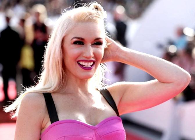 Η εκκεντρική βίλα που πουλά η Gwen Stefani στο Beverly Hills έχει μέχρι και… κοτέτσι! Η εκκεντρική βίλα που πουλά η Gwen Stefani στο Beverly Hills έχει μέχρι και… κοτέτσι!