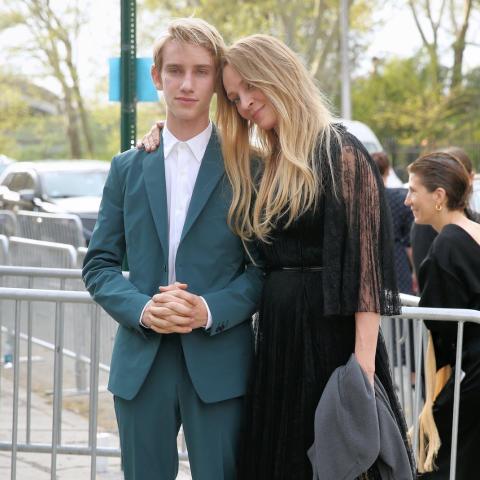 Κι όμως, ο γιος της Uma Thurman είναι κλώνος της! Κι όμως, ο γιος της Uma Thurman είναι κλώνος της!