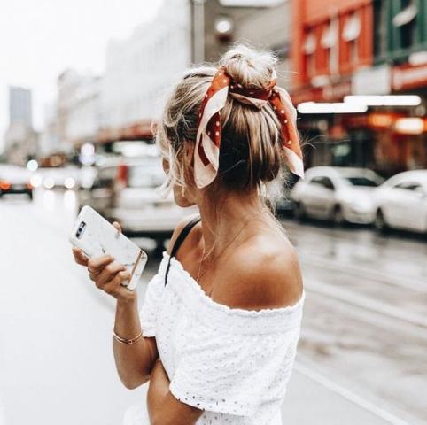 5 τρόποι να ανανεώσεις το top bun στο καθημερινό σου hairstyle 5 τρόποι να ανανεώσεις το top bun στο καθημερινό σου hairstyle