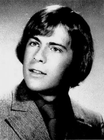 Αναδρομή στο παρελθόν: 10 celebrities… αγνώριστοι πριν γίνουν διάσημοι Αναδρομή στο παρελθόν: 10 celebrities… αγνώριστοι πριν γίνουν διάσημοι