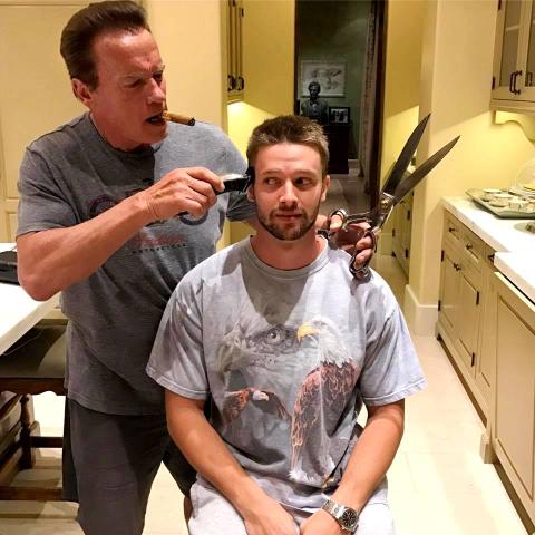 Patrick Schwarzenegger: Ο 24χρονος γιος του Arnold είναι ένα από τα πιο γοητευτικά αγόρια του Hollywood Patrick Schwarzenegger: Ο 24χρονος γιος του Arnold είναι ένα από τα πιο γοητευτικά αγόρια του Hollywood
