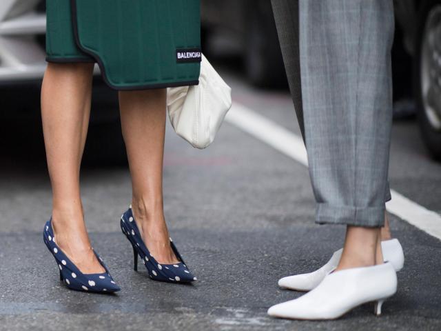 Τα παπούτσια του καλοκαιριού για όσες ακολουθείτε ακόμα το office look Τα παπούτσια του καλοκαιριού για όσες ακολουθείτε ακόμα το office look