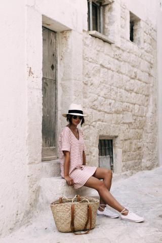 Πώς να κρατήσεις την ψάθινη τσάντα παραλίας και εκτός Πώς να κρατήσεις την ψάθινη τσάντα παραλίας και εκτός