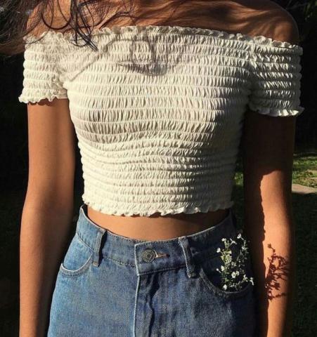 To girly top που πρέπει να έχεις στην ντουλάπα σου το καλοκαίρι To girly top που πρέπει να έχεις στην ντουλάπα σου το καλοκαίρι