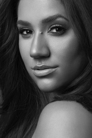 Η εντυπωσιακή ομοιότητα ενός plus size μοντέλου με τη Meghan Markle  Η εντυπωσιακή ομοιότητα ενός plus size μοντέλου με τη Meghan Markle