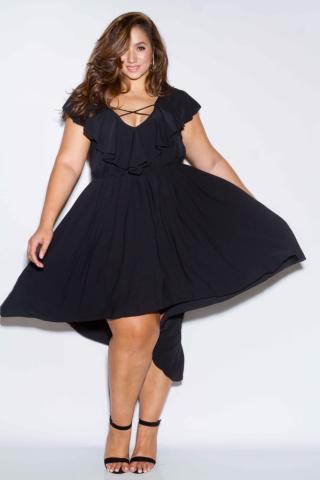 Η εντυπωσιακή ομοιότητα ενός plus size μοντέλου με τη Meghan Markle  Η εντυπωσιακή ομοιότητα ενός plus size μοντέλου με τη Meghan Markle