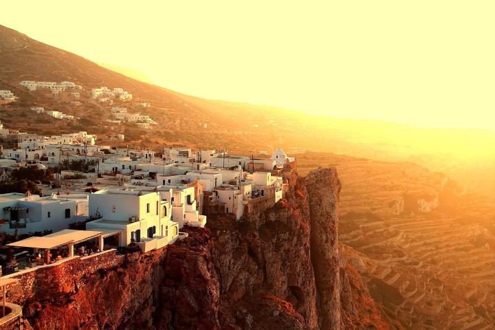 Η Φολέγανδρος με τον low profile χαρακτήρα και την ακατέργαστη ομορφιά Η Φολέγανδρος με τον low profile χαρακτήρα και την ακατέργαστη ομορφιά