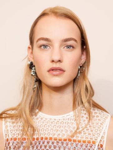 Setting spray: Το απαραίτητο προϊόν για το μακιγιάζ του καλοκαιριού Setting spray: Το απαραίτητο προϊόν για το μακιγιάζ του καλοκαιριού