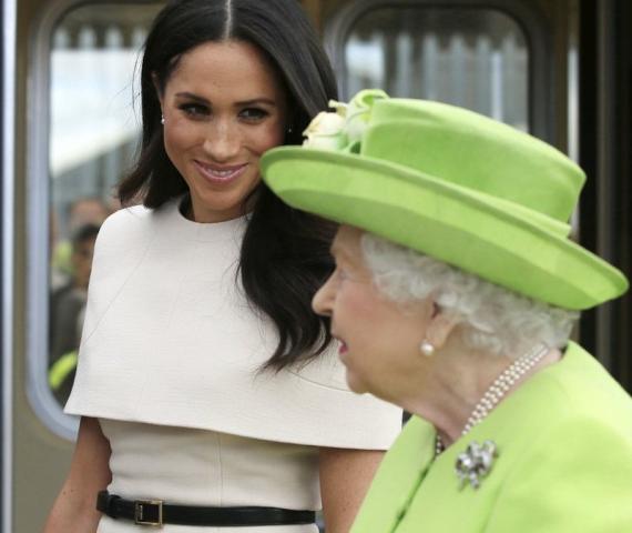 Η κίνηση εμπιστοσύνης και το πολύτιμο δώρο που έκανε η βασίλισσα Ελισάβετ στη Meghan Markle Η κίνηση εμπιστοσύνης και το πολύτιμο δώρο που έκανε η βασίλισσα Ελισάβετ στη Meghan Markle
