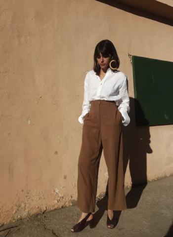 Το ιδανικό παντελόνι για το office look του καλοκαιριού και πώς να το φορέσεις Το ιδανικό παντελόνι για το office look του καλοκαιριού και πώς να το φορέσεις