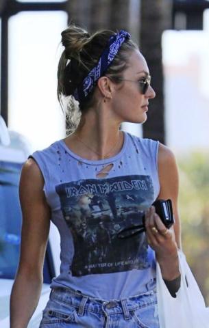 Bandana is back: Πώς να δέσεις μία μπαντάνα στα μαλλιά σου με 8 διαφορετικούς τρόπους Bandana is back: Πώς να δέσεις μία μπαντάνα στα μαλλιά σου με 8 διαφορετικούς τρόπους