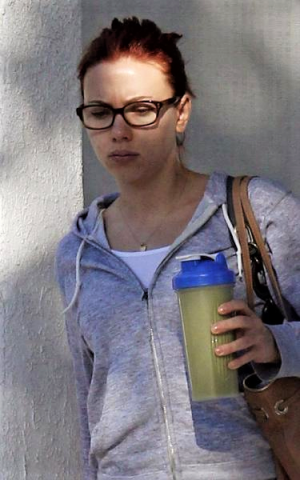 Scarlett Johansson: Φωτογραφίζεται χωρίς μακιγιάζ και είναι πιο άνετη και κανονική από οποιαδήποτε Scarlett Johansson: Φωτογραφίζεται χωρίς μακιγιάζ και είναι πιο άνετη και κανονική από οποιαδήποτε