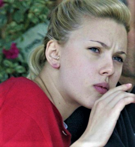 Scarlett Johansson: Φωτογραφίζεται χωρίς μακιγιάζ και είναι πιο άνετη και κανονική από οποιαδήποτε Scarlett Johansson: Φωτογραφίζεται χωρίς μακιγιάζ και είναι πιο άνετη και κανονική από οποιαδήποτε