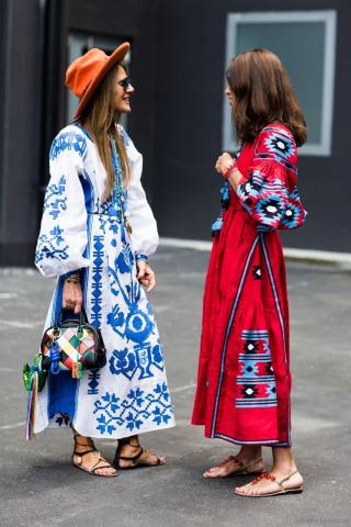 9 τρόποι για να φορέσεις το καφτάνι σου και εκτός παραλίας 9 τρόποι για να φορέσεις το καφτάνι σου και εκτός παραλίας